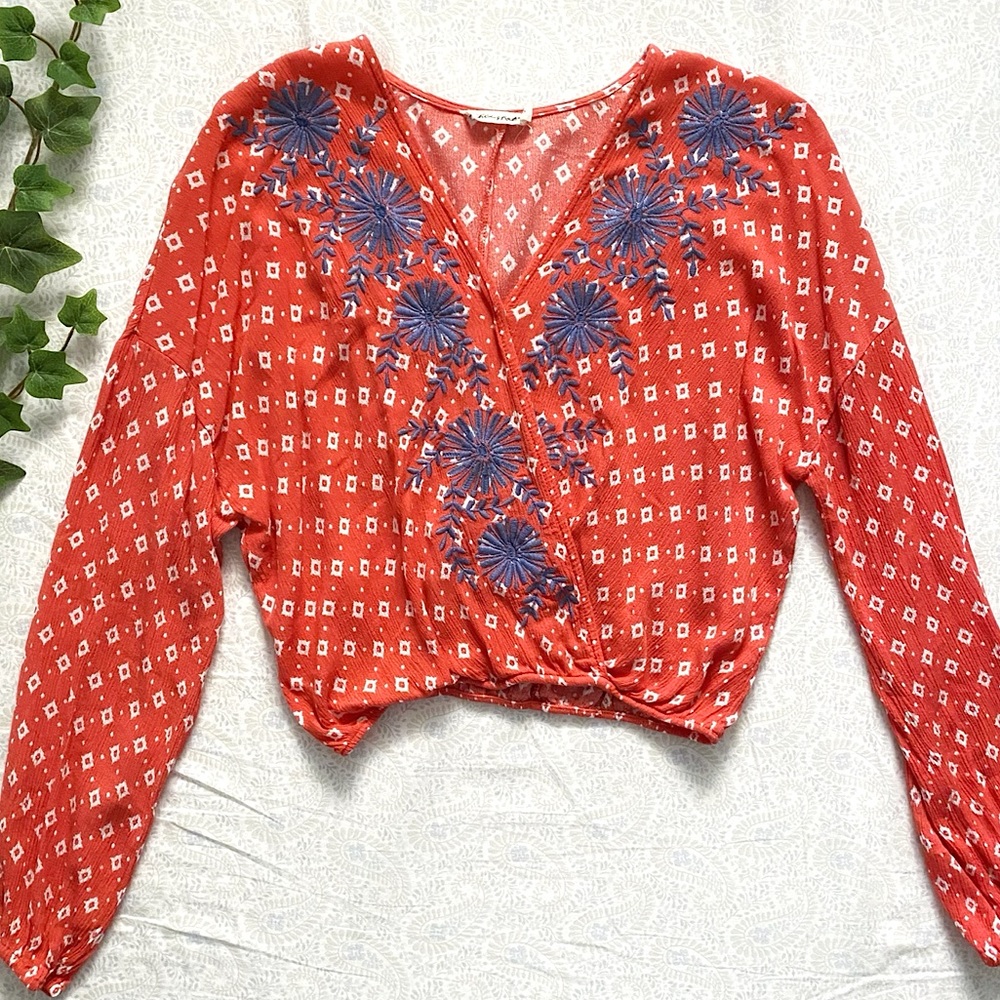 Chloe & Katie floral embroidery cropped long sleeve top, coral